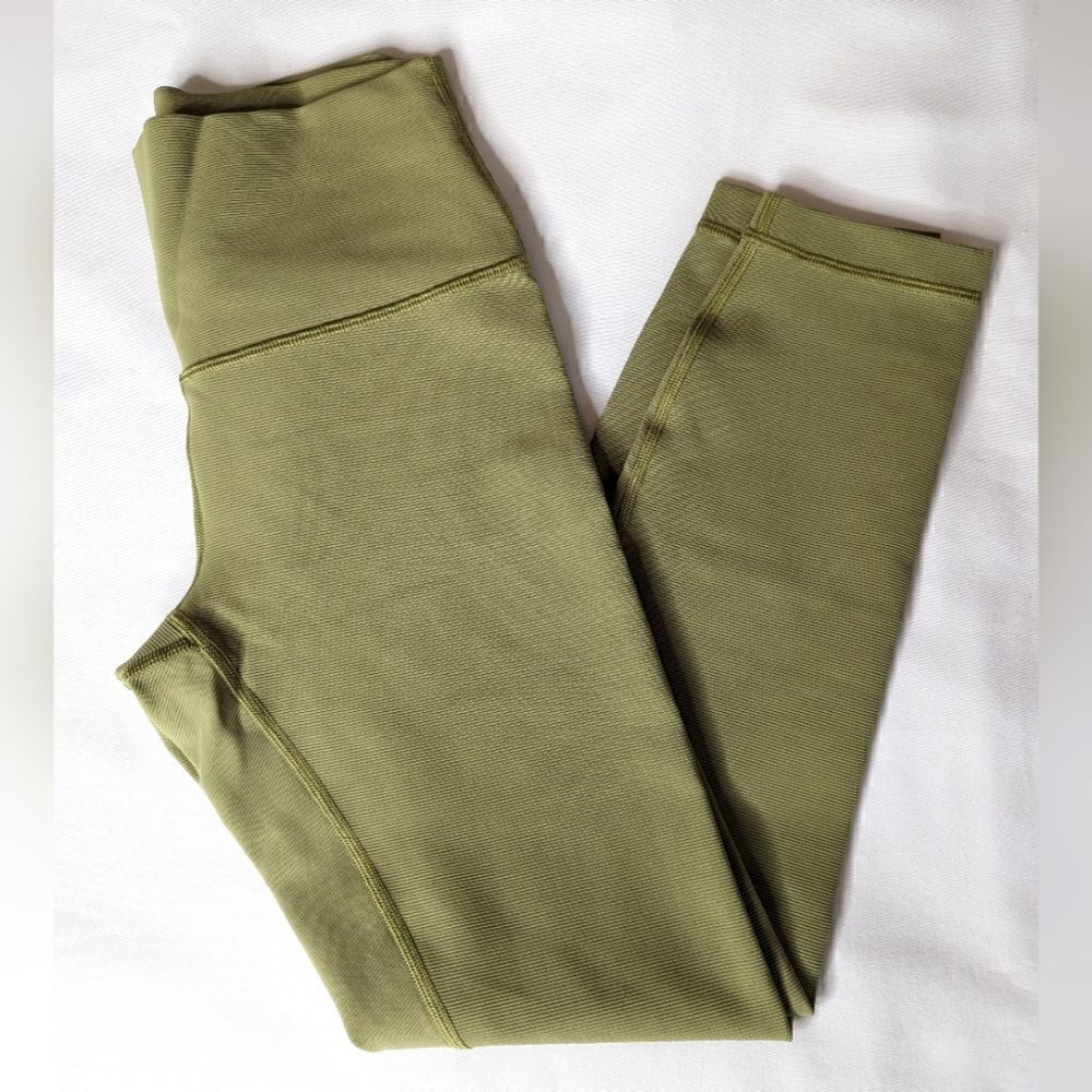 Lululemon Size 4 Ribbed Green Leggings